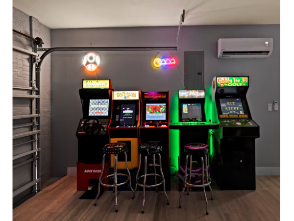 Luxury Miami Vacation Rental 3 Bedroom - Private Pool Oasis, Game Room & Family Friendly